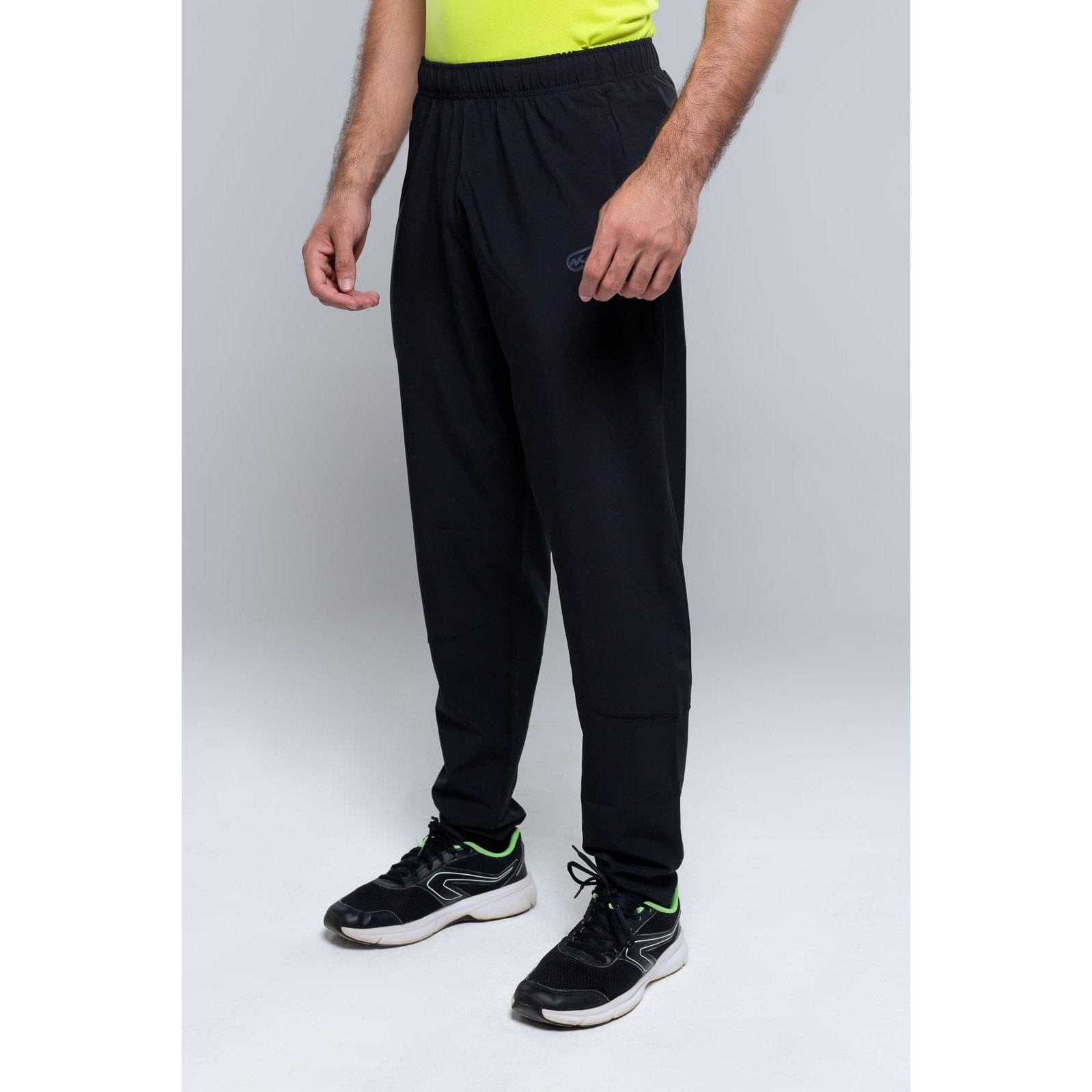 Regular Fit Essential Jogger in Black - Sporty Pro