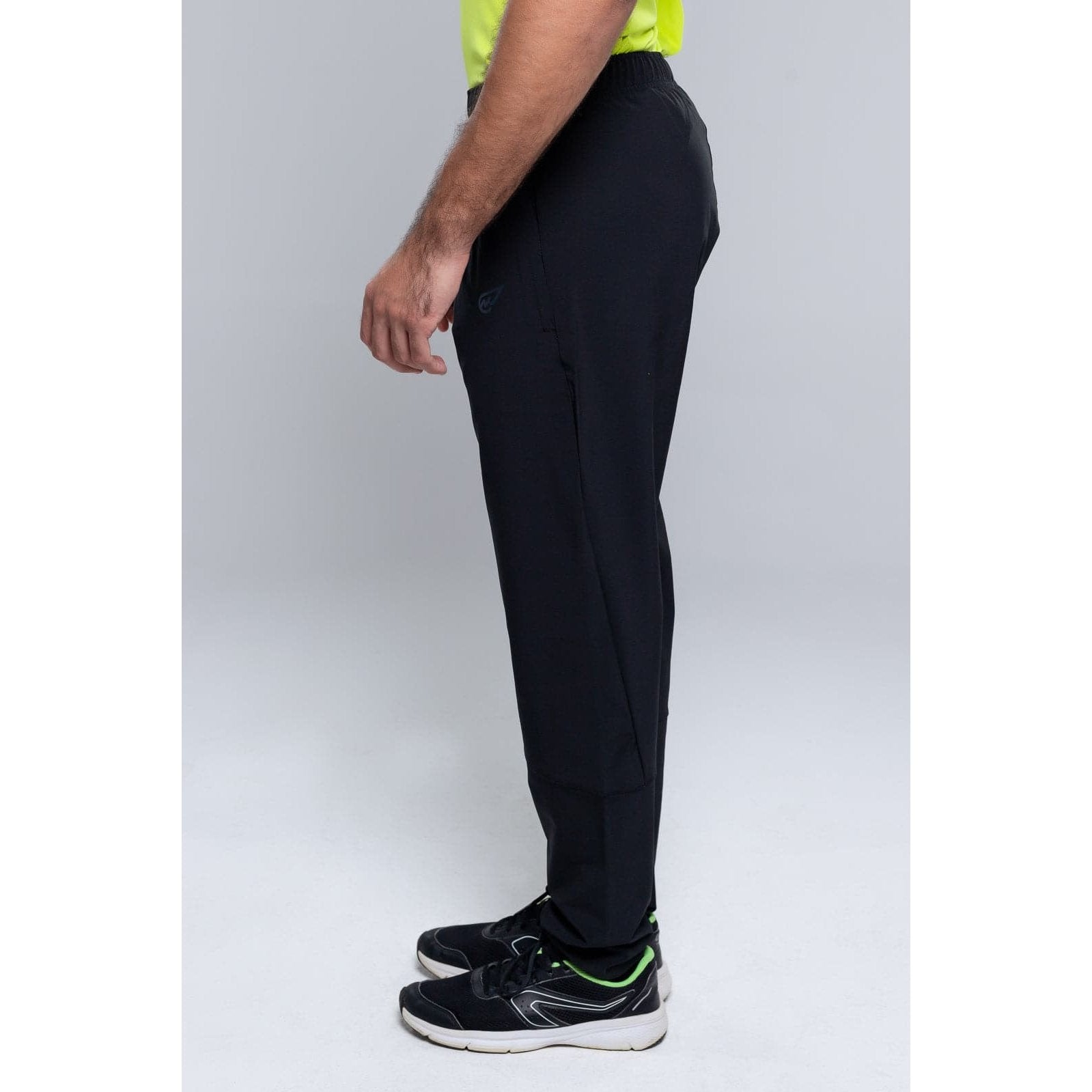 Regular Fit Essential Jogger in Black - Sporty Pro