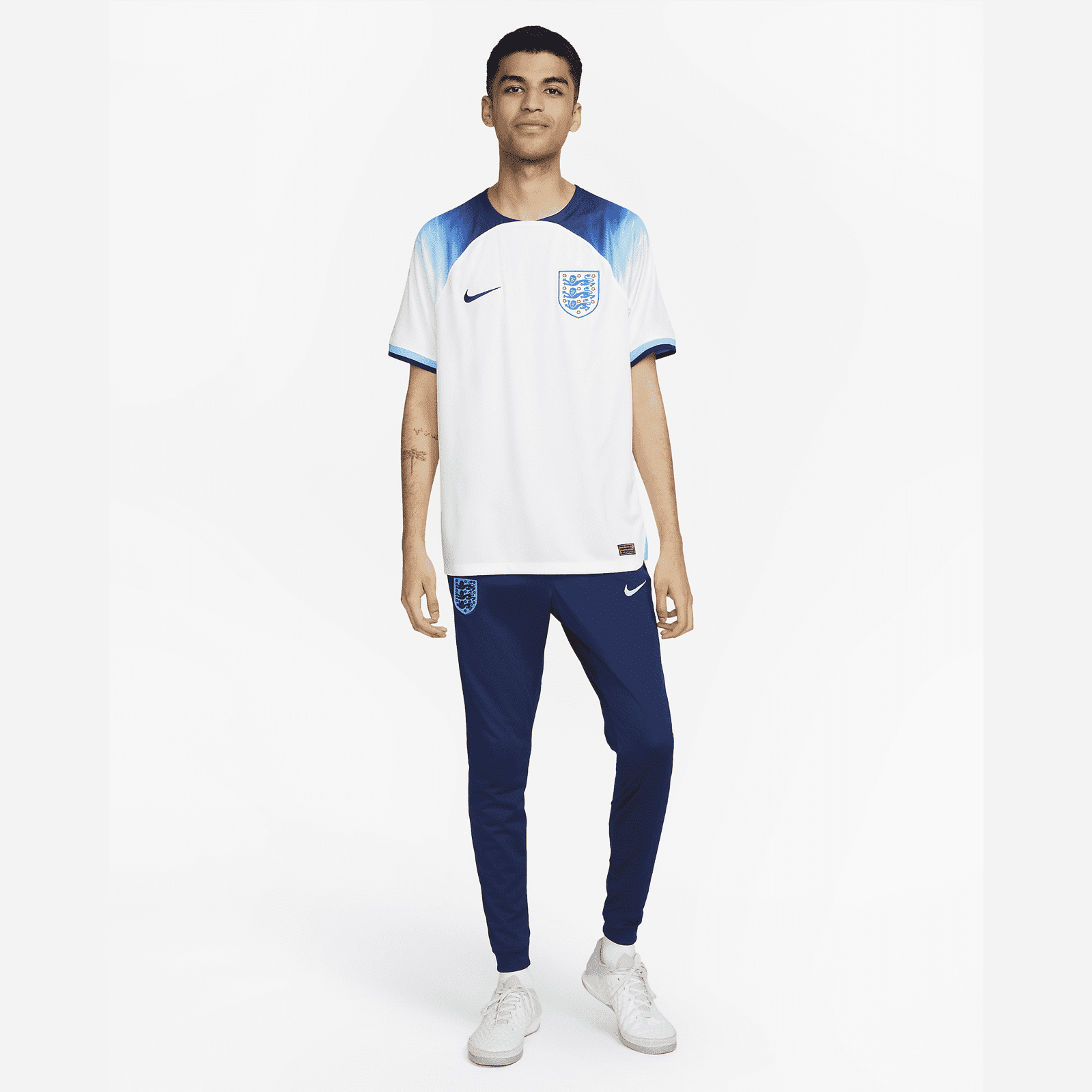 England 2022/23 Stadium Home Men's Nike Dri-FIT Soccer Jersey - Sporty Pro