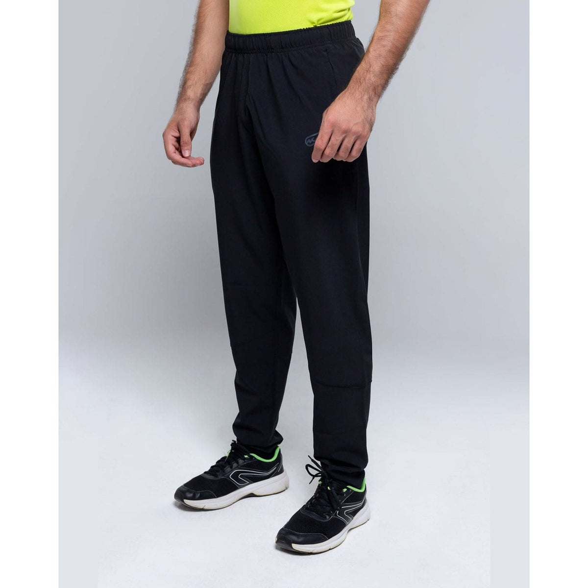 Regular Fit Essential Jogger in Black - Sporty Pro